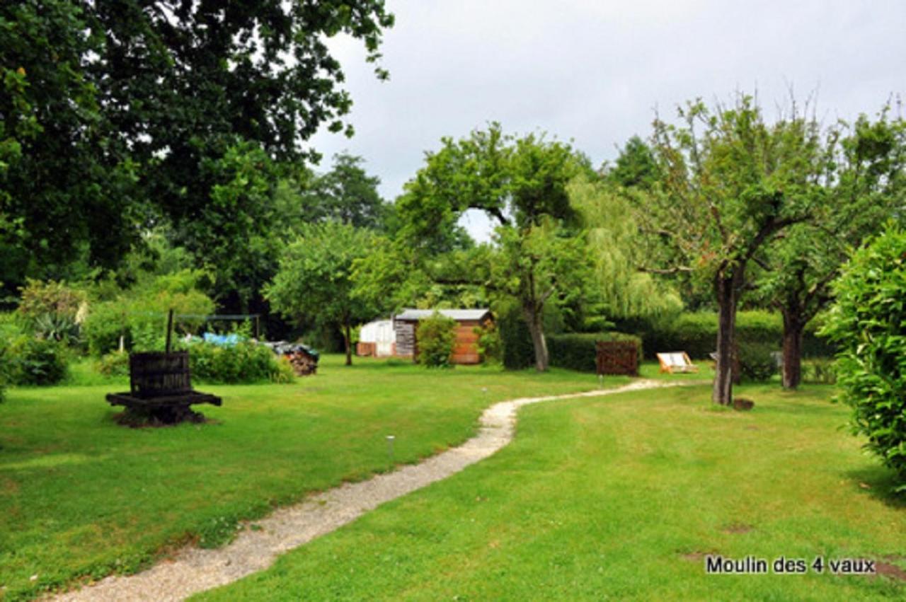 Gite Le Moulin Des 4 Vaux Saint-Etienne-la-Thillaye Exterior photo
